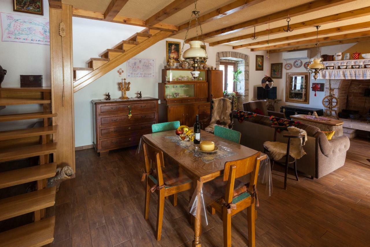 Country Villa St Anton Малинська Екстер'єр фото