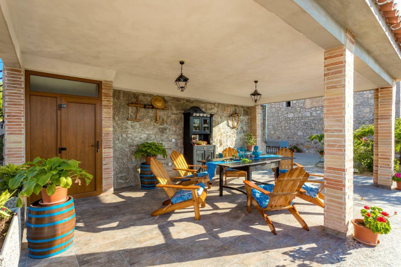 Country Villa St Anton Малинська Екстер'єр фото