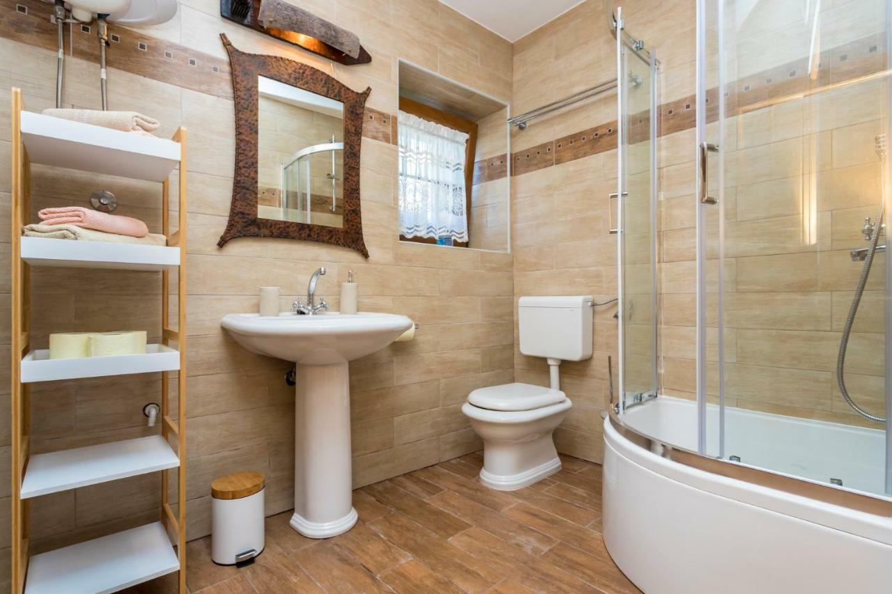 Country Villa St Anton Малинська Екстер'єр фото