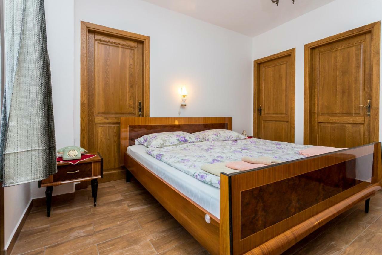 Country Villa St Anton Малинська Екстер'єр фото